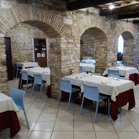 Hotel Tre Ceri Gubbio Extérieur photo