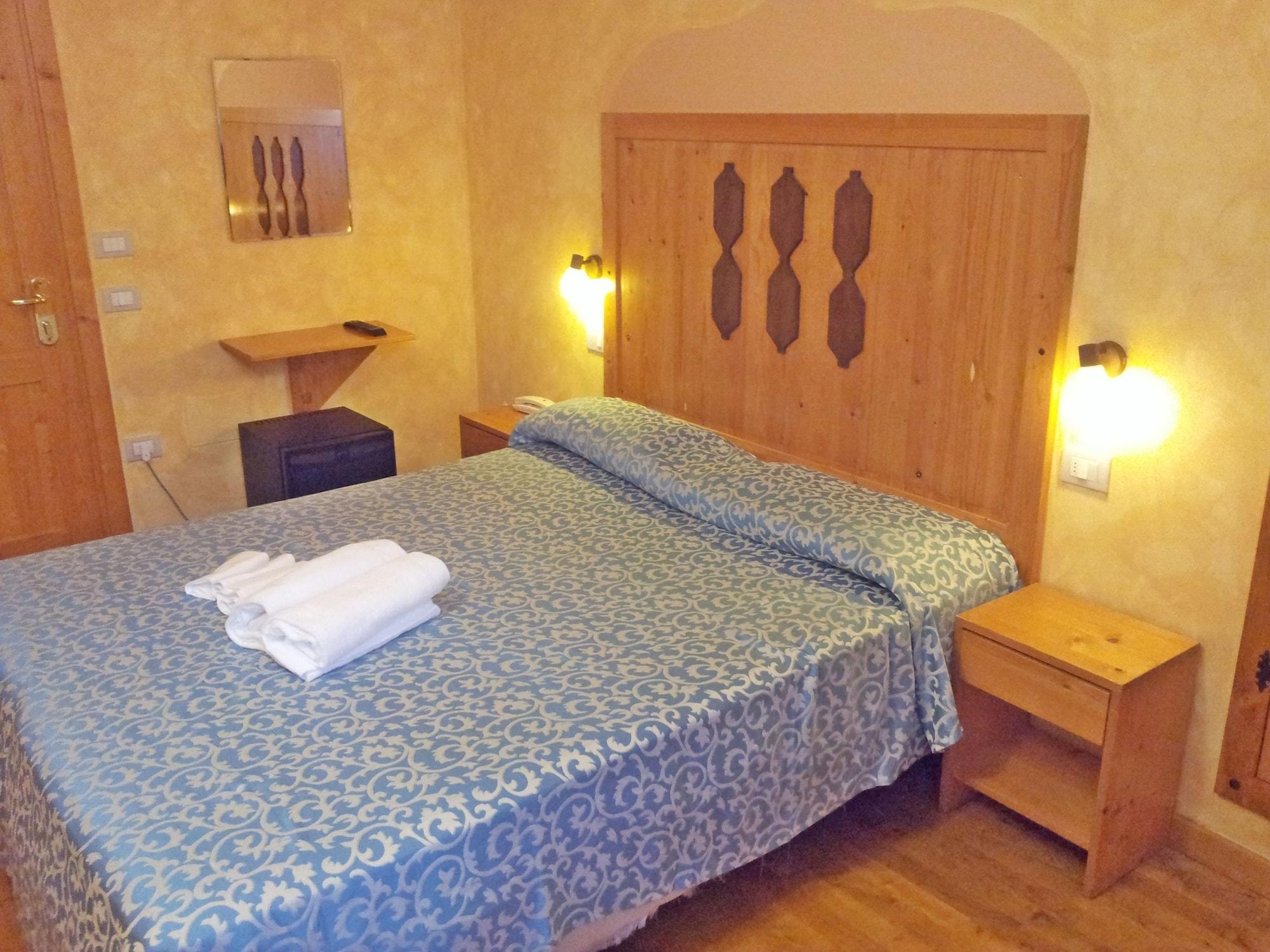 Hotel Tre Ceri Gubbio Extérieur photo