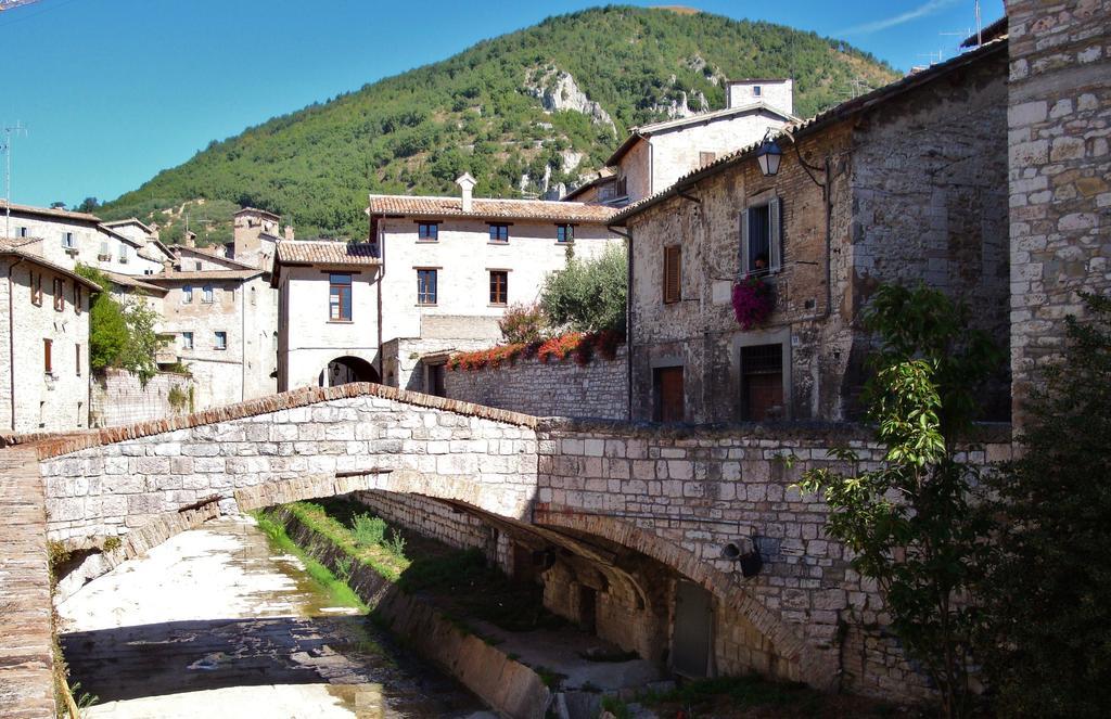 Hotel Tre Ceri Gubbio Extérieur photo