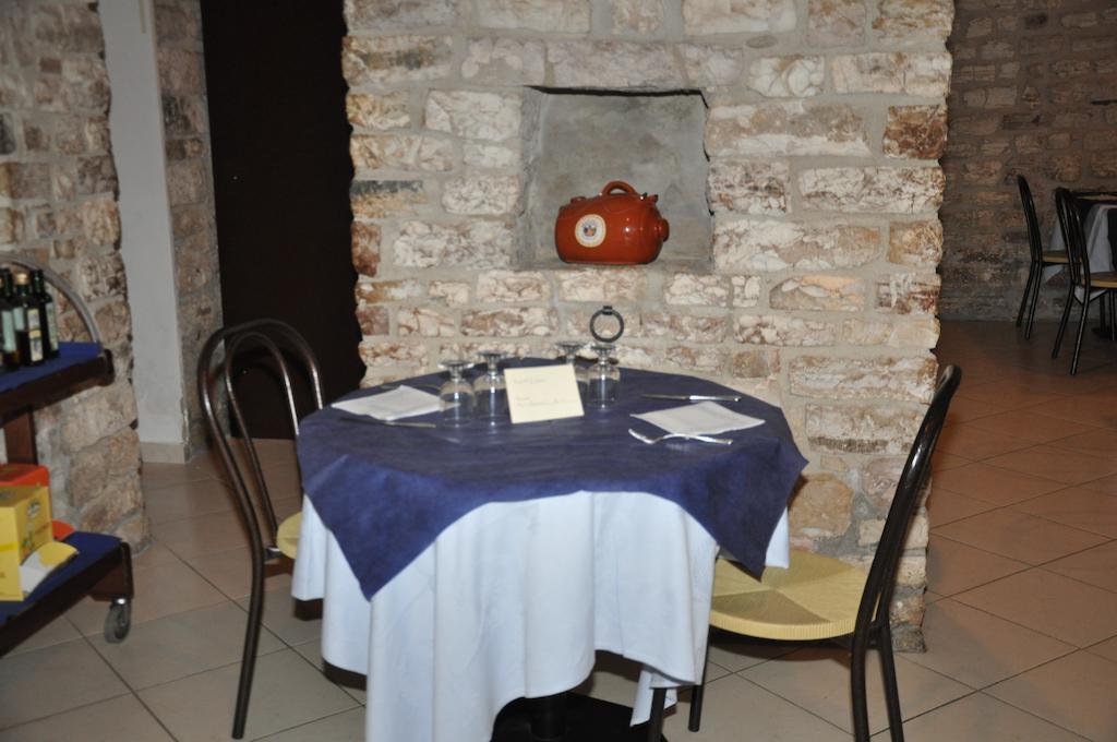 Hotel Tre Ceri Gubbio Extérieur photo