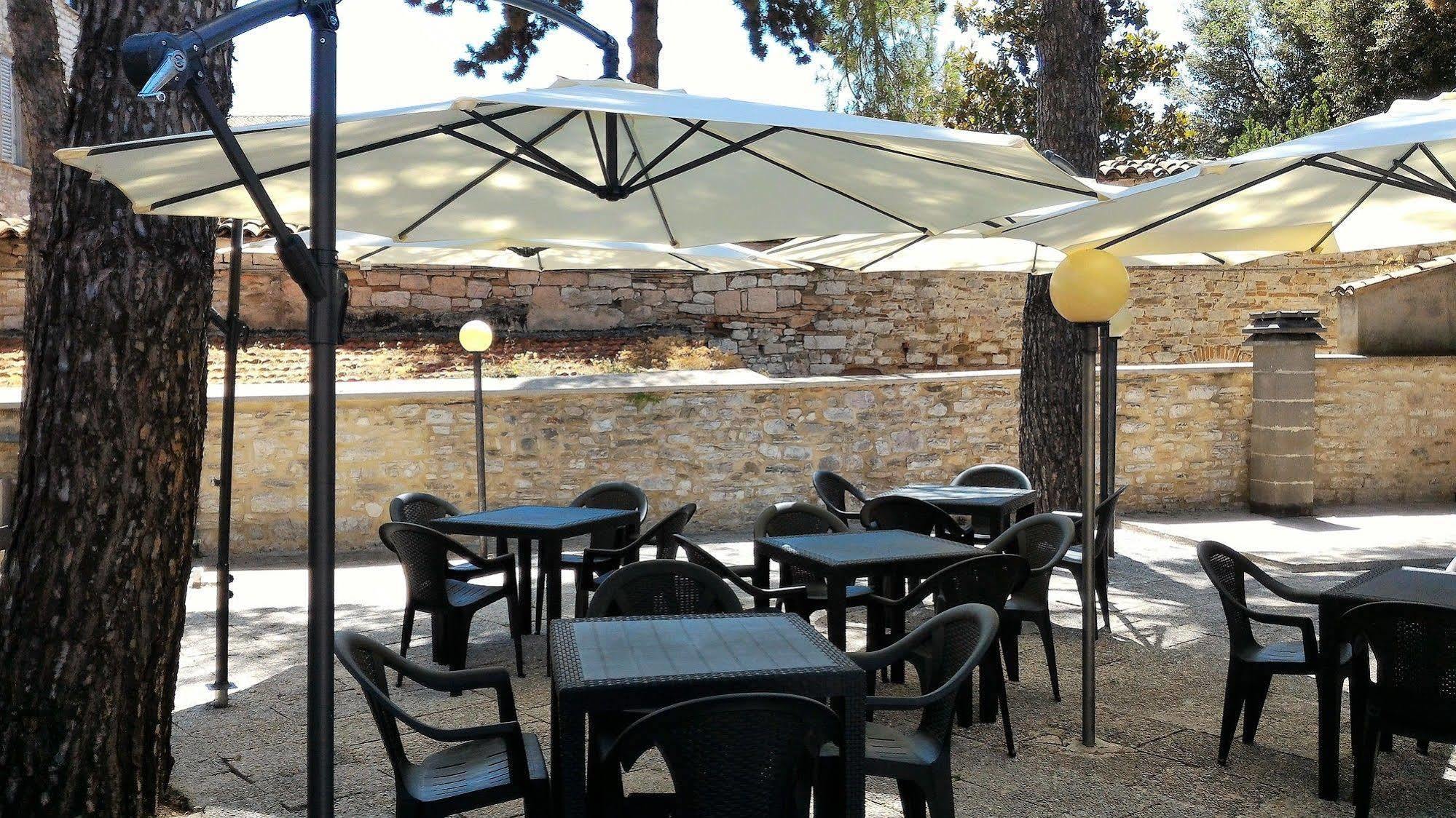 Hotel Tre Ceri Gubbio Extérieur photo